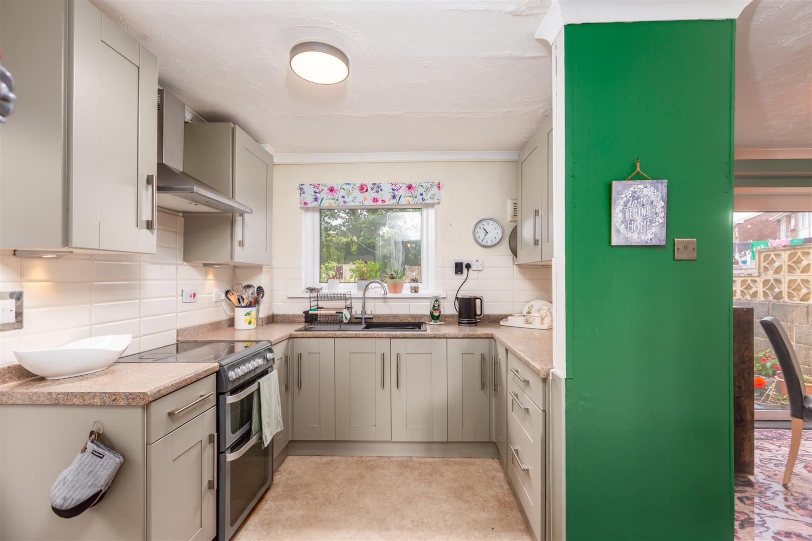 Caegar, Llanelli, SA14 9NR